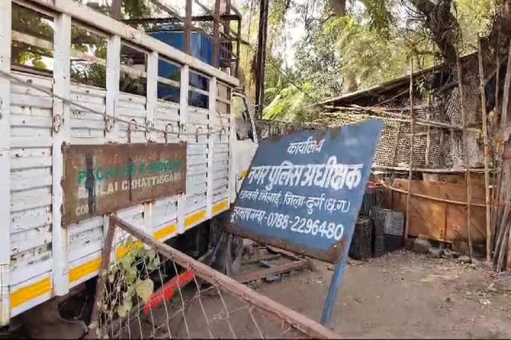 truck crushed three girl students in bhilai