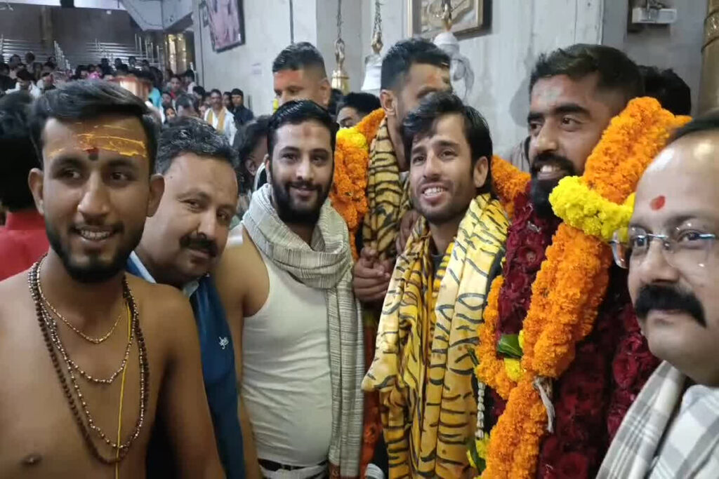 Axar Patel and Ravi Bishnoi in Ujjain