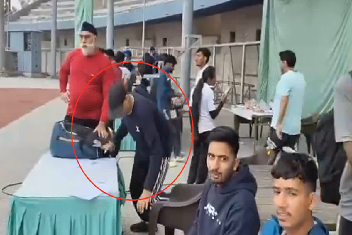 Athlete Varinder Singh Death: खेडां वतन पंजाब दियां में हिस्सा लेने आए एथलीट ने स्टेडियम में तोड़ा दम, मौत का लाइव वीडियो देख सहमें लोग