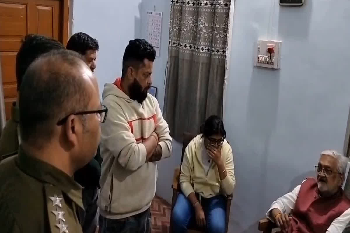 BJP MLA Daughter Beaten: जनपद अध्यक्ष ने घर में घुसकर विधायक की बेटी को बेरहमी से पीटा, पीड़िता बोली- गला दबाकर की जान से मारने की कोशिश