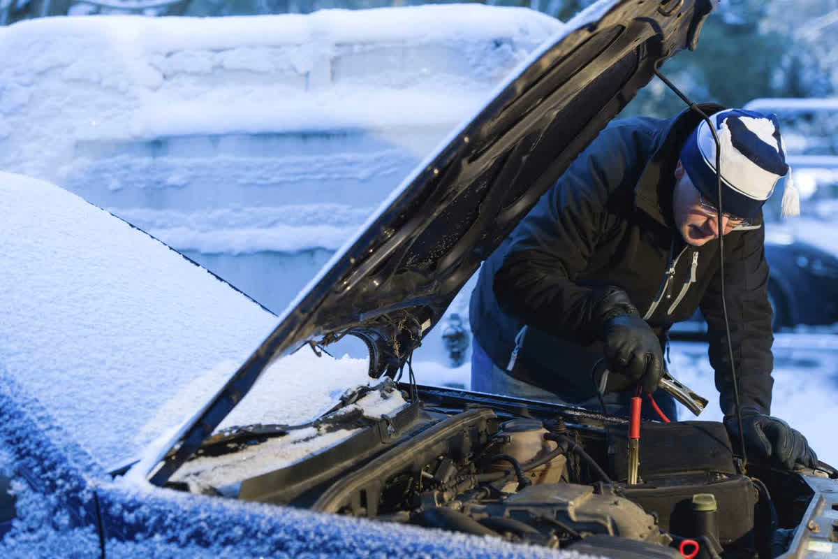 Car Caring Tips For Winter : सर्दियों में जम जाता है कार का इंजन ऑयल, तो अपनाएं ये तरीके, एक बार में होगी स्टार्ट