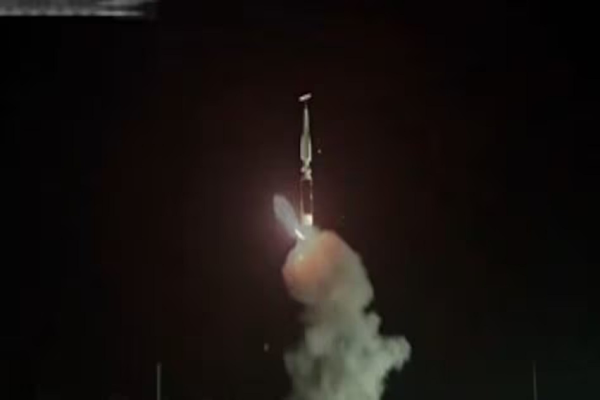 Hypersonic Missile: भारत ने दुनिया को दिखाई अपनी ताकत! लंबी दूरी की मारक क्षमता वाली हाइपरसोनिक मिसाइल का किया सफल परीक्षण, जानिए क्या है इसकी खासियत