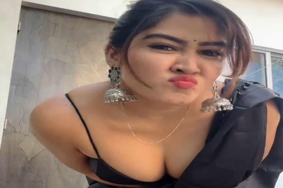 Sofia Ansari Hot Sexy Video HD: बिना ब्रा के नजर आईं सोफिया अंसारी, फिर कैमरा ऑन कर उतार दिया सब कुछ, देखिए बोल्ड वीडियो