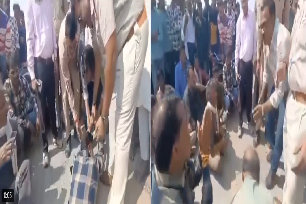 Vidisha Farmers Video: केंद्रीय कृषि मंत्री के गृह क्षेत्र में ही किसानों की हालत दयनीय..! बिजली के लिए अधिकारियों के पैर छूने पर हुए मजबूर, देखें वीडियो