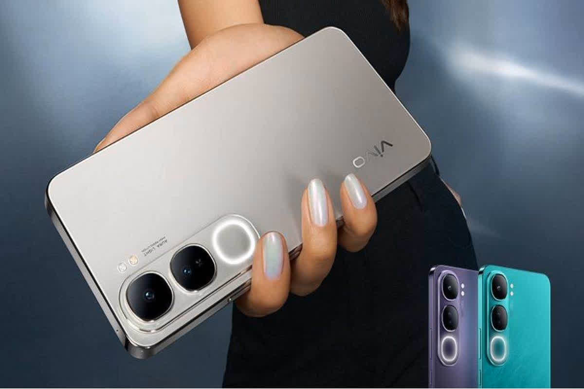 Vivo Y300 5G Price in India: 32MP कैमरा, 120Hz AMOLED डिस्प्ले… Aura लाइट्स के साथ लॉन्च हुआ वीवो को धांसू स्मार्ट फोन, जानें कीमत