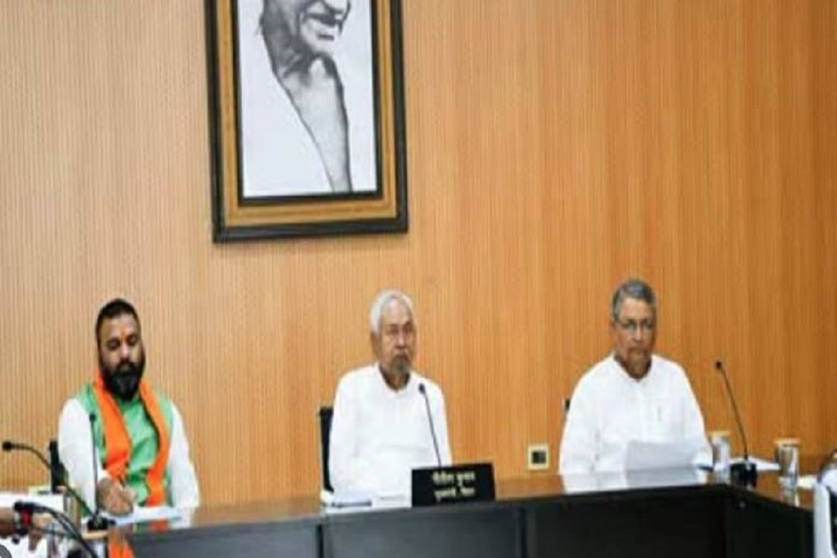 Bihar cabinet ke faisle: नीतीश कैबिनेट ने लागू की ‘मुख्यमंत्री गृहस्थल क्रय योजना’, भूमिहीन परिवारों को दी जाएगी आर्थिक सहायता