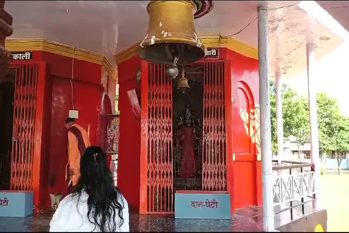 Chhattisgarh Mahtari Mandir: यहां स्थित है प्रदेश का पहला छत्तीसगढ़ महतारी मंदिर, स्थापना दिवस पर दर्शन करने पहुंच रहे लोग