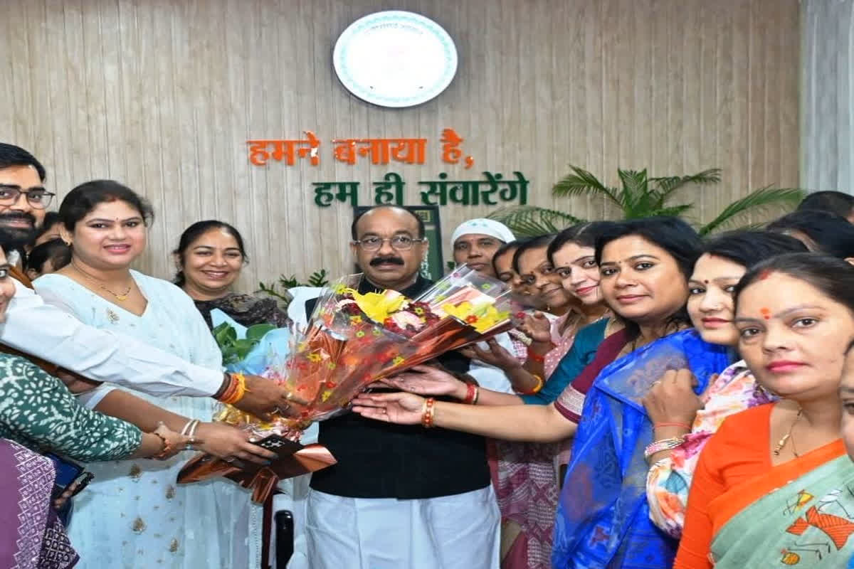 CG News: डे-एनयूएलएम में तीन महीनों की कार्यवृद्धि, डिप्टी सीएम अरुण साव से मिलकर कर्मचारियों ने जताया आभार