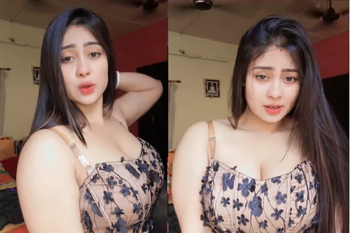 Desi Indian Girl Sexy Video : Desi Girl ने पार की बोल्डनेस की हद, शेयर कर दिया हद से ज्यादा सेक्सी वीडियो, आप भी देखें यहां