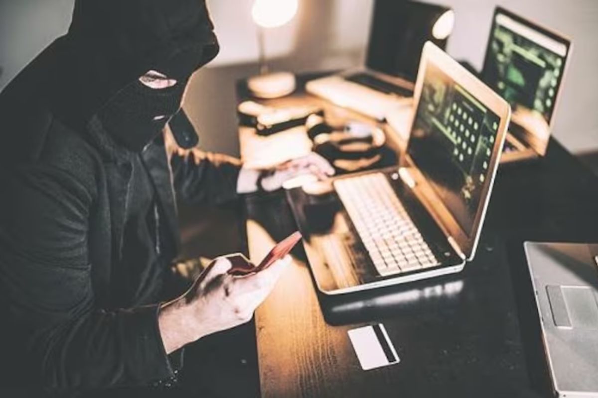 Online app fraud case: ऑनलाइन एप्प फर्जीवाड़े में प्रवर्तन निदेशालय के हाथ लगी बड़ी कामयाबी.. हिरासत में लिए गए दो चीनी नागरिक