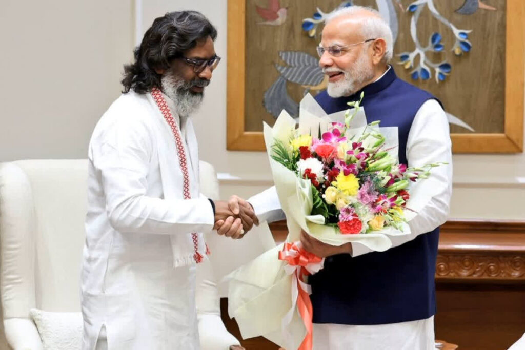 Hemant Soren and kalpana murmu met PM Modi