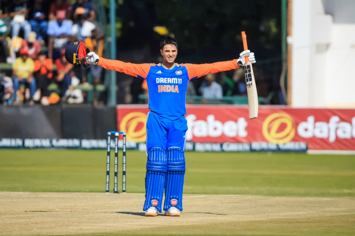 South Africa vs India, 3rd T20I: मैदान पर दिखा अभिषेक शर्मा का तूफ़ान.. जड़ा धुंआधार अर्धशतक, तिलक वर्मा ने भी दिखाया शानदार खेल