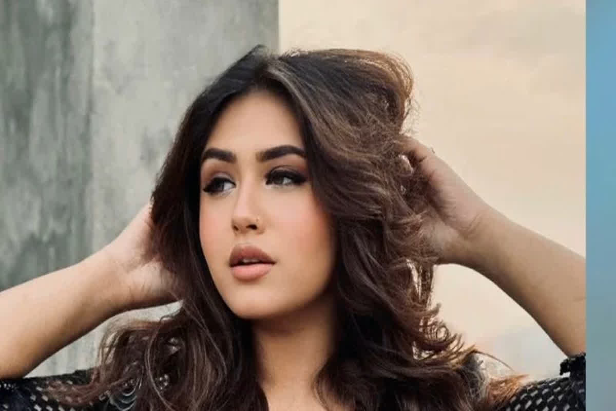 Minahil Malik Video Viral: धड़ल्ले से वायरल हो रहा पाकिस्तानी टिकटॉकर मिनाहिल मलिक का एक और वीडियो, सोशल मीडिया पर मचा हंगामा