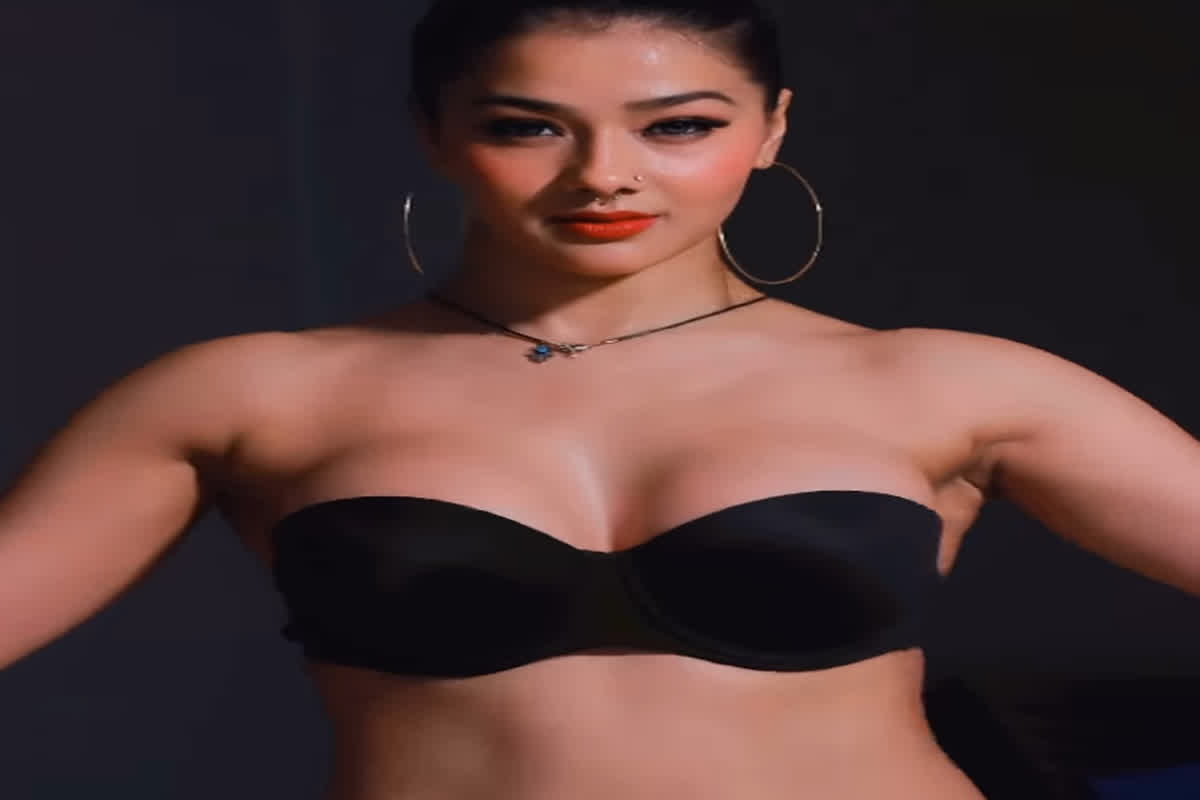 Bhojpuri Girl Sexy Video: भोजपुरी गर्ल ने सेक्सी अदाओं से लगाया बोल्डनेस का तड़का, पतली कमर देख मचल उठा फैंस का दिल, देखें ये हॉट वीडियो