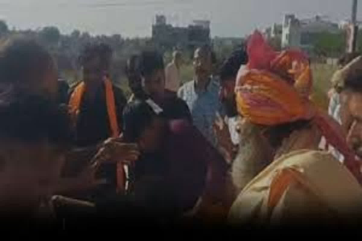 Stampede At Dhirendra Shastri Program: पंडित धीरेंद्र शास्त्री के कार्यक्रम में मची भगदड़, कई महिलाएं घायल, सुरक्षा व्यवस्था पर उठे सवाल