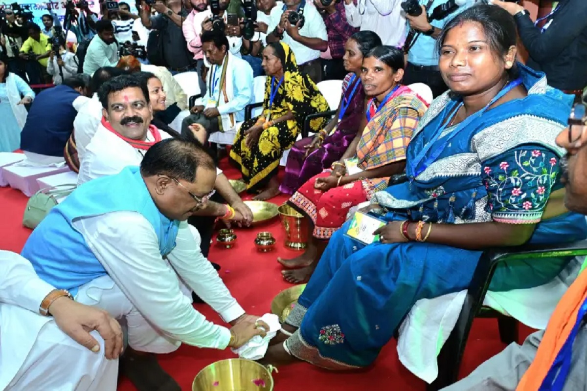 PM Awas Yojana in CG: साय सरकार के फैसले से दौड़ी खुशी की लहर, पूरा हुआ पक्के मकान का सपना, 8 महीने में ही लाखों आवास हुए स्वीकृत