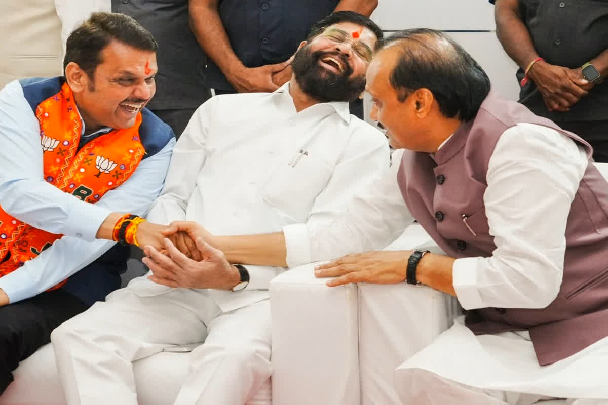 Maharashtra New CM Name: शिंदे-फडणवीस नहीं ये महिला हो सकती है महाराष्ट्र की नई सीएम? OBC वर्ग में है गहरी पैठ, जानतीं हैं राजनीतिक दांव-पेंच