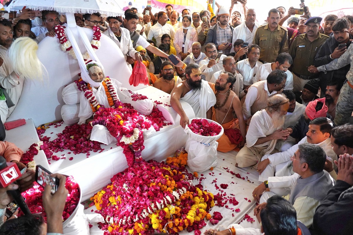 Siyaram Baba : मुख्यमंत्री डॉ. यादव ने संत सियाराम बाबा के अवसान पर जताया शोक, संत के समाधि स्थल और नर्मदा नदी के घाट को पर्यटन स्थल बनाने की घोषणा