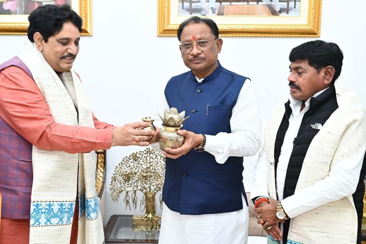 Mahakumbh 2025: मुख्यमंत्री विष्णु देव साय को सीएम योगी ने भेजा महाकुंभ में शामिल होने का आमंत्रण, छत्तीसगढ़ के श्रद्धालुओं के लिए रहेगी ठहरने-भोजन की व्यवस्था