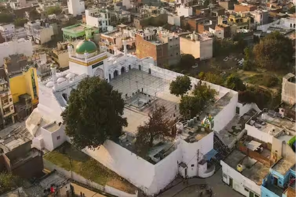 Budaun Jama Masjid Shamsi Controversy: बदायूं शम्सी शाही मस्जिद की सुनवाई टली, अब इस दिन होगी हियरिंग, मुस्लिम पक्ष का वकील बोला- मामला फर्जी, उनका कोई अधिकार नहीं