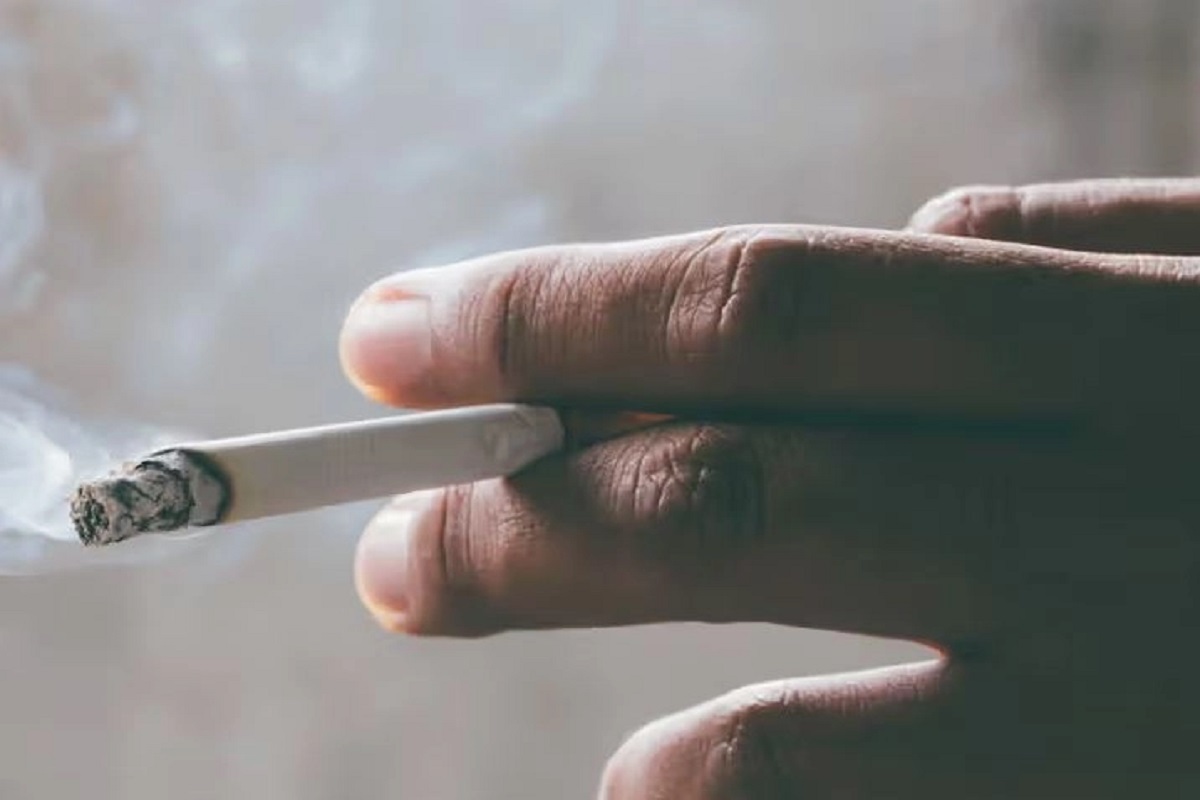 Cigarettes Price Hike: सिगरेट पीने वालों के लिए बड़ी खबर, इतने रुपए तक हो सकता है महंगा, कोल्ड ड्रिंक के लिए भी अब देना होगा ज्यादा पैसा