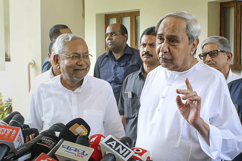 Bharat Ratna for Nitish and Naveen Patnaik