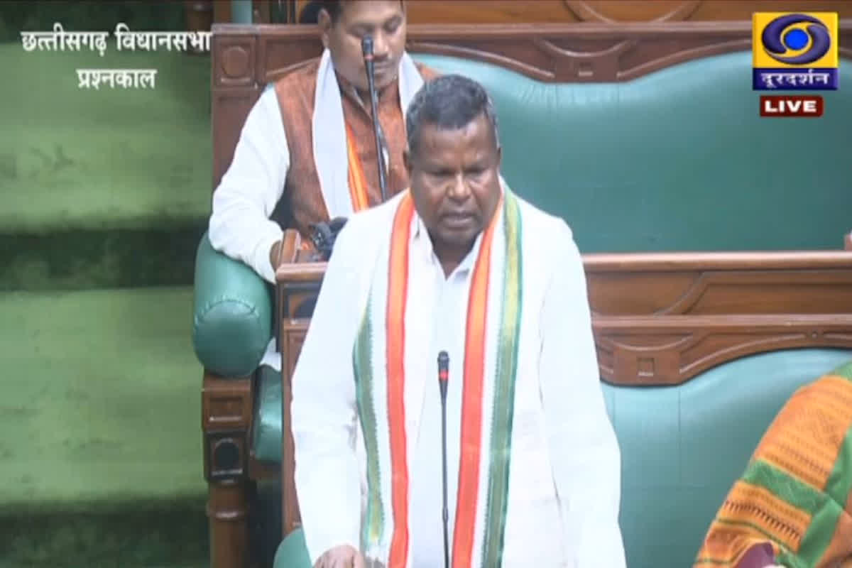 Kawasi Lakhma in CG Vidhan Sabha: ‘…तो क्या मैं पाकिस्तान से आया हूं?’ अजय चंद्राकर ने ऐसा क्या पूछ लिया कि कवासी लखमा ने कह दी ये बात, बीच-बचाव में आए स्पीकर रमन सिंह