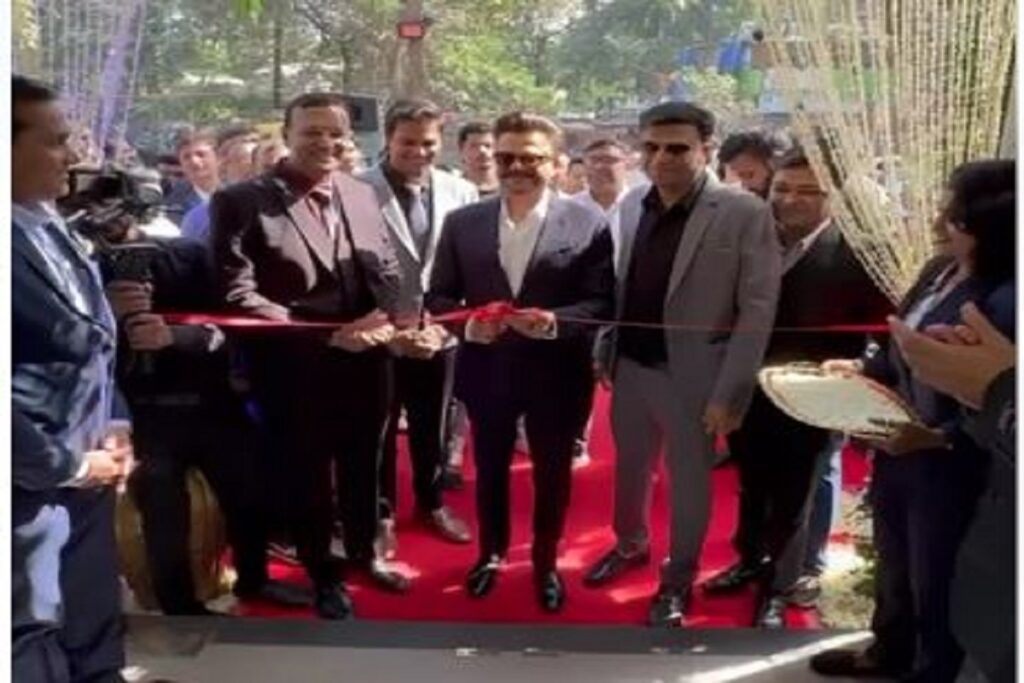 Anil Kapoor Unveils Qutone’s 12th Experience Center, image source: Qutone