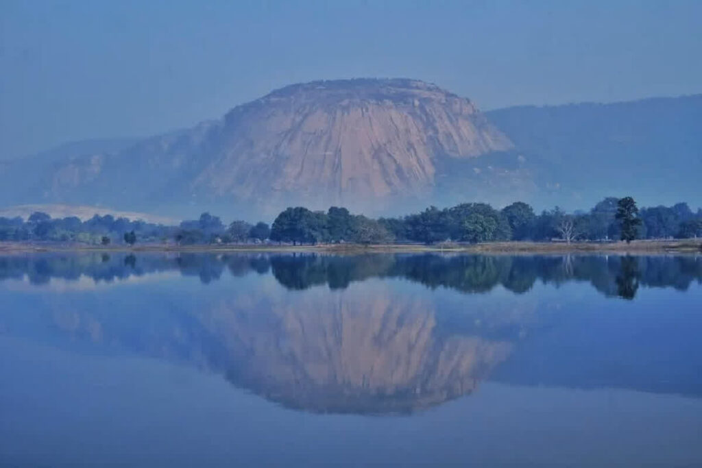 Largest Natural Shivling। Image Credit: CG DPR