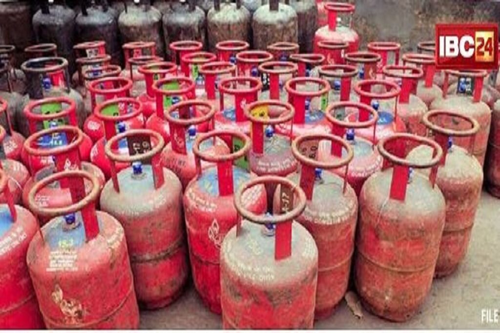 Miscreants flee with 147 cylinders from gas agency