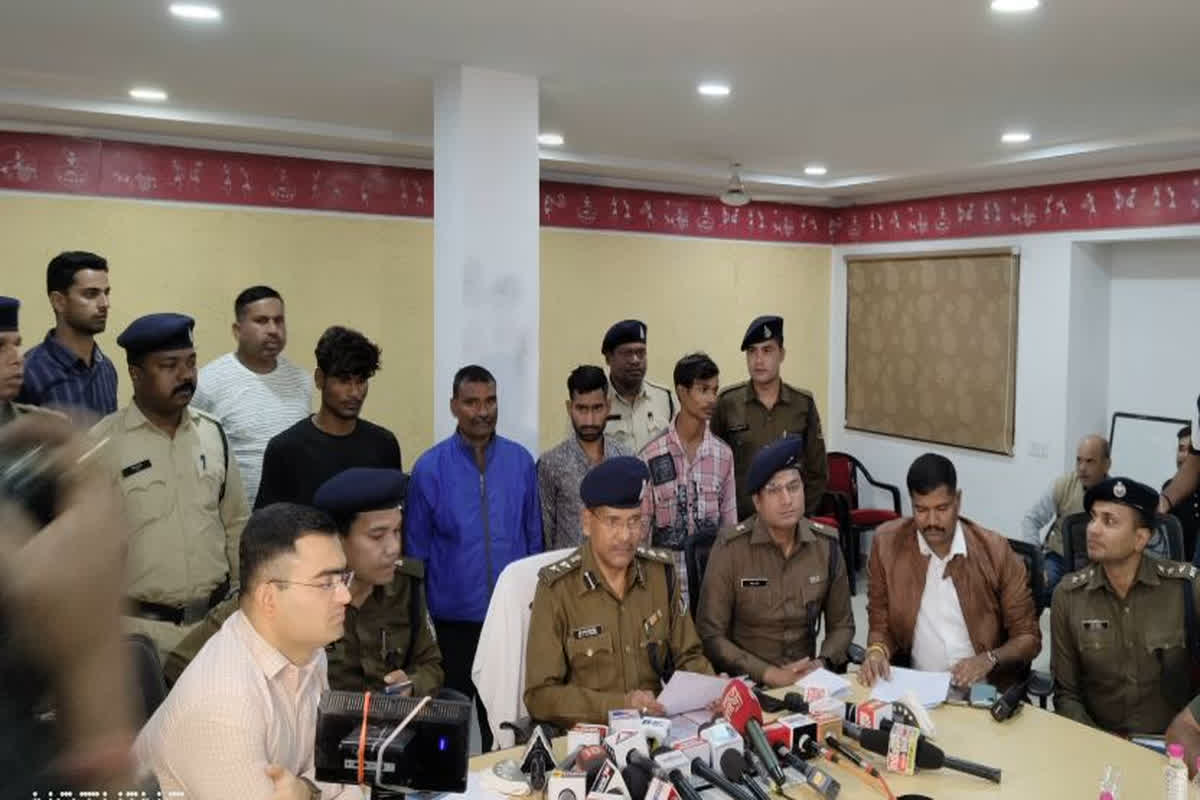 Raipur Double Murder News: राजधानी में हुए डबल मर्डर मामले में बड़ा खुलासा, पुलिस ने 2 नाबालिग समेत 6 आरोपियों को किया गिरफ्तार