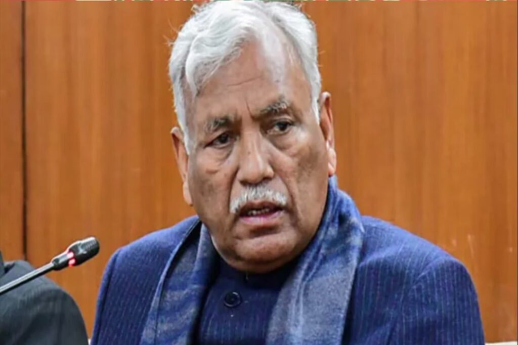 Delhi speaker announces retirement