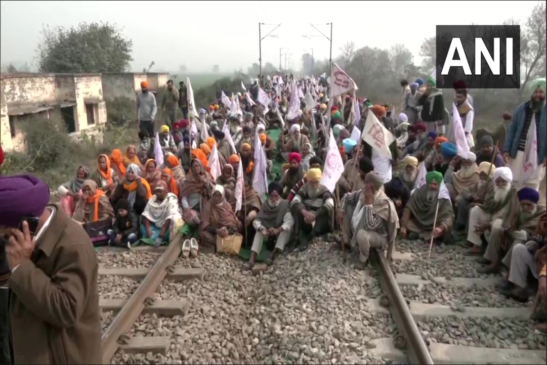 Punjab Bandh Today : 150 से ज्यादा ट्रेनें रद्द.. थमे रहेंगे बसों की पहिए, आज बंद रहेगा पूरा पंजाब, इन मांगों पर अड़े किसान