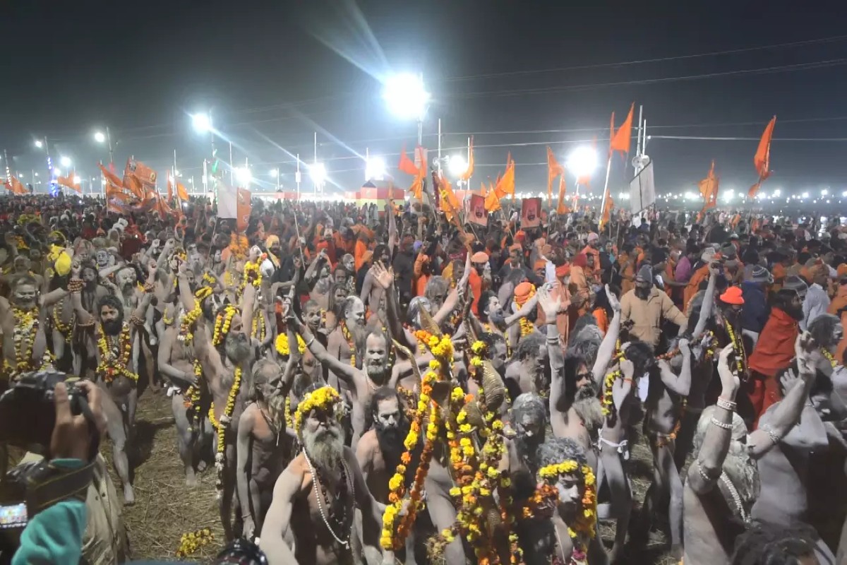 Naga Sadhu in Mahakumbh 2025 : नागा साधु का महाकुंभ में आना क्यों है जरूरी? भगवान शिव के विवाह से जुड़ा है पूरा रहस्य, दिया था ये वचन