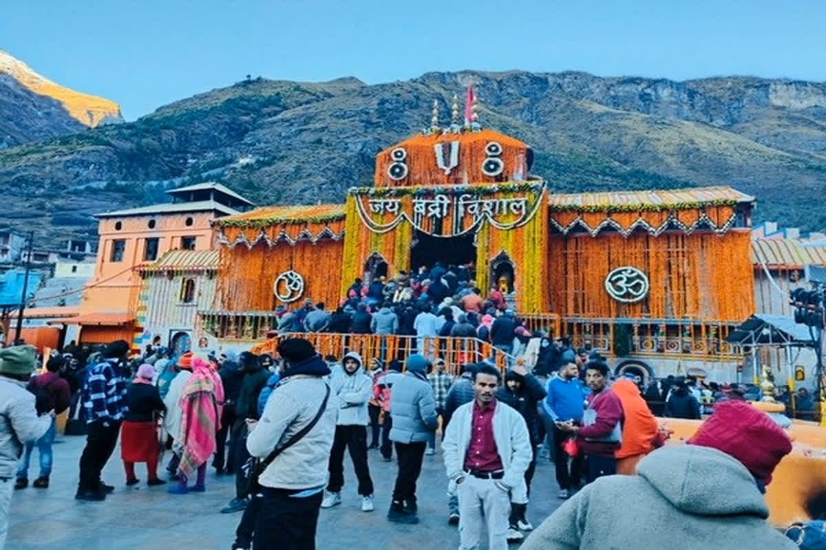 Uttarakhand Char Dham Yatra in winter: बर्फीले ठण्ड में भी कम नहीं हो रही भक्तों की भीड़.. शीतकाल में ही 15 हजार से ज्यादा ने की चारधाम की यात्रा, देखें पूरा आंकड़ा