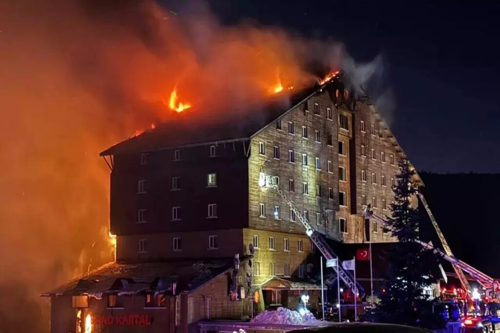 Fire Broke Out in Ski Resort। Photo Credit: DNA Hindi