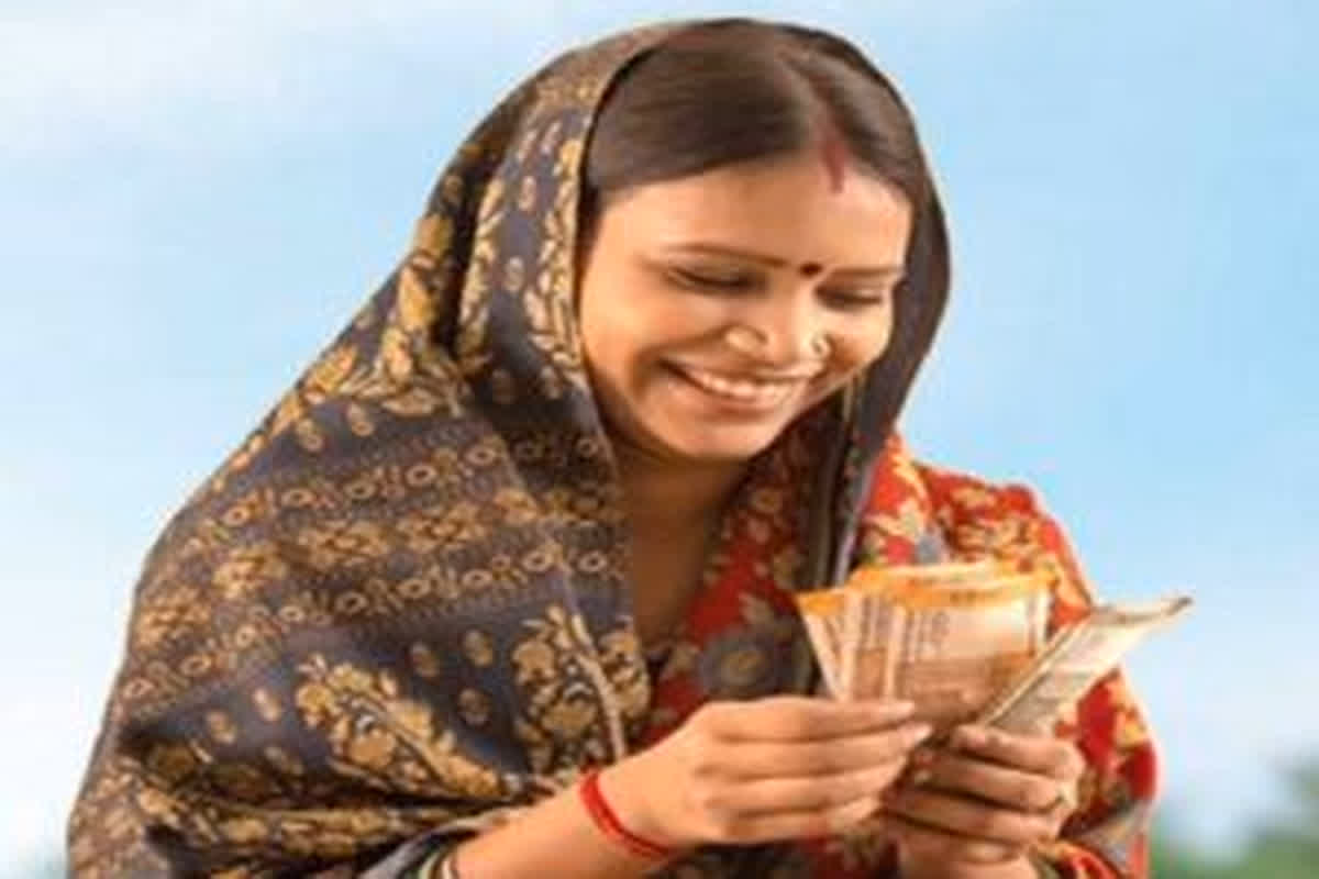 LIC Scheme for Women: घरेलू महिलाओं के लिए एलआईसी लेकर आई धांसू स्कीम, ट्रेनिंग के साथ हर महीने मिलेंगे इतने रुपए, आज ही कर लें आवेदन