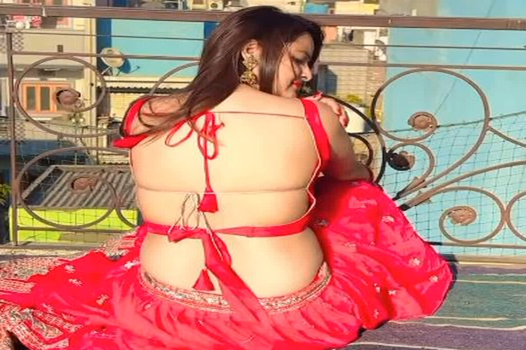 Desi Bhabhi Sexy Video HD / देसी भाभी का वीडियो वायरल / Image Source: Screengrab