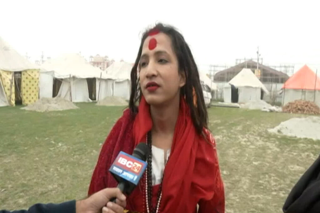 Kinnar Akhara in Maha Kumbh Mela Prayagraj / दीक्षा लेने जम्मू से प्रयागराज पहुंची 22 साल की किन्नर / Image Source: IBC24