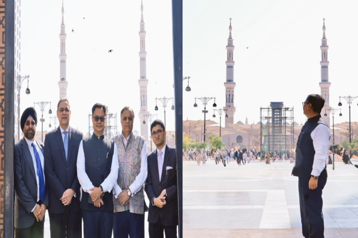 Kiren Rijiju in Al Masjid Al Nabawi Mosque: इस्लाम की दूसरी सबसे पवित्र मस्जिद पहुंचे केंद्रीय मंत्री किरण रिजीजू, तस्वीरें शेयर कर कहा- ‘हज सुनिश्चित करने..’