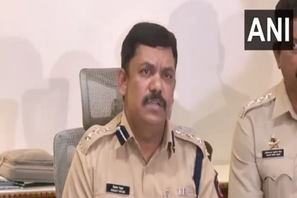 Police Press Conference on Saif Ali Khan Case: मुंबई पुलिस का बड़ा खुलासा, बांग्लादेशी हो सकता है सैफ अली खान पर हमला करने वाला आरोपी, ऐसे आया था भारत