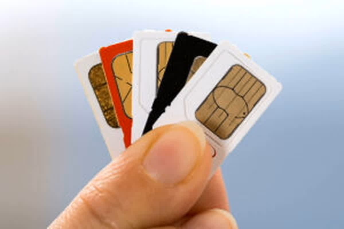 SIM Card New Rule: नया सिम कार्ड खरीदने के नियम में बड़ा बदलाव, सरकार ने जारी किए जरूरी निर्देश, पकड़े जाने पर होगी कड़ी कार्रवाई