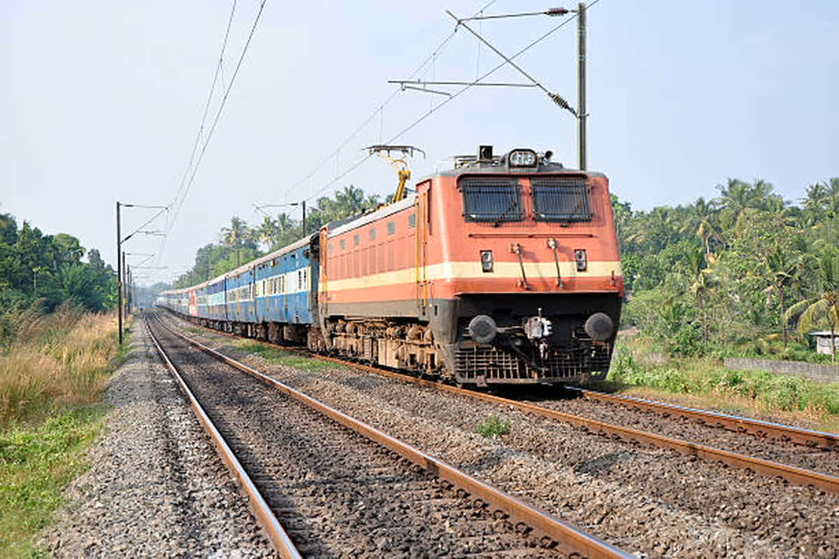 Mahakumbh 2025 Special Trains From CG: छत्तीसगढ़ से महाकुंभ जाना हुआ और भी आसान.. इस दिन से चलेगी 8 स्पेशल ट्रेनें, यहां देखें पूरा शेड्यूल