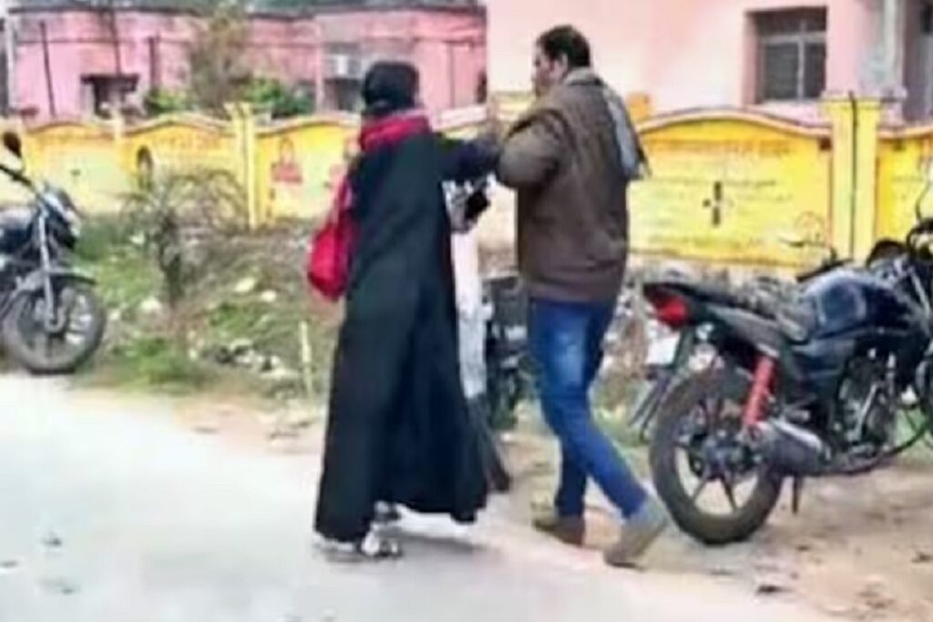 Wife Caught her Husband. Image Source- Viral Video Grab