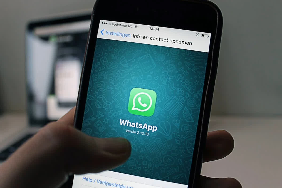 WhatsApp Big Update: क्या आपके भी स्मार्टफोन में नहीं चल रहा व्हाट्सऐप..? जान लें ये बात, वरना पछताते रह जाएंगे आप