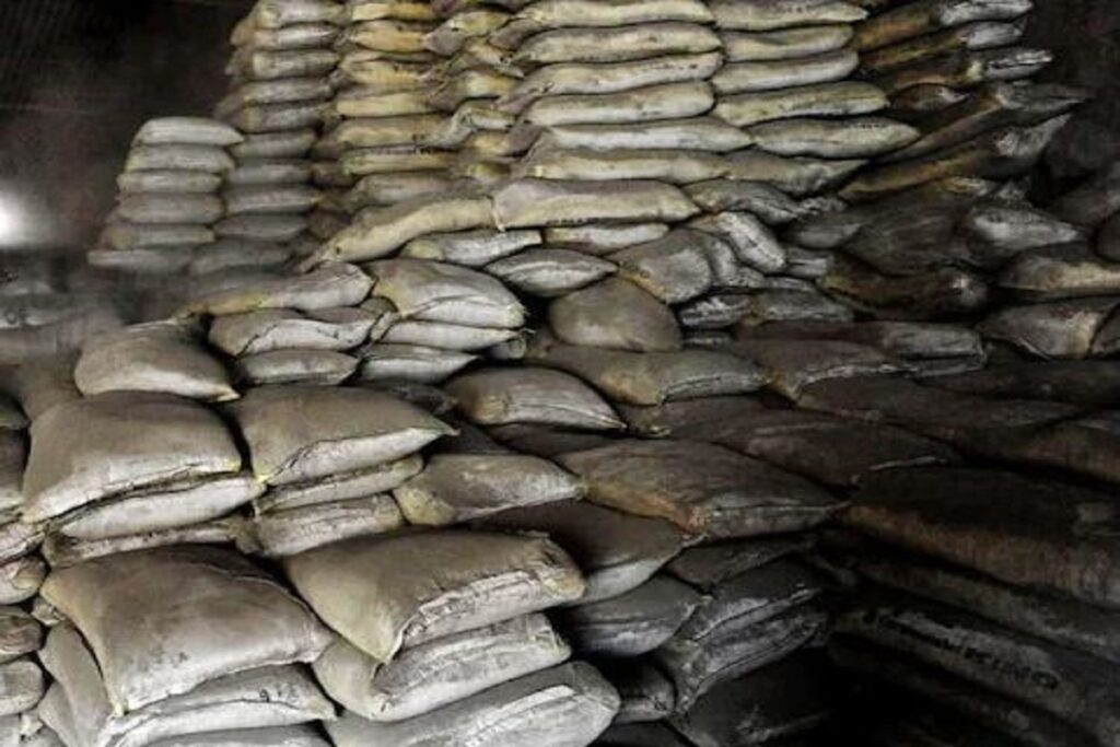 Cement prices increased in Chhattisgarh, image source: ibc24 file image