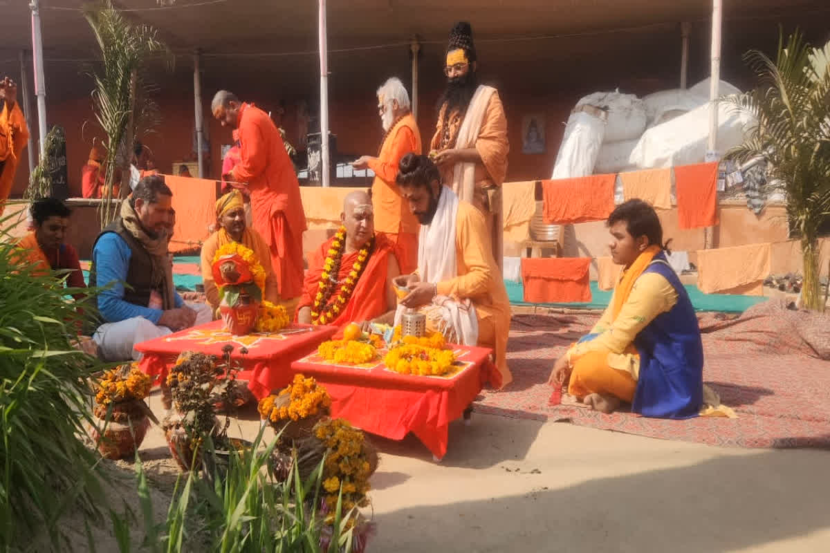 Mahamandaleshwar Hiteshwarananda Saraswati : प्रयागराज महाकुंभ में पहली बार मेवाड़ के इस सन्यासी को मिला महामंडलेश्वर की उपाधि,  सम्मान मिलते ही कह दी यह बड़ी बात