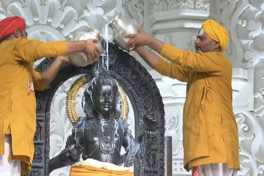 Ayodhya Ramlalla Maha Abhishek Live। Photo Credit: @DDNewslive