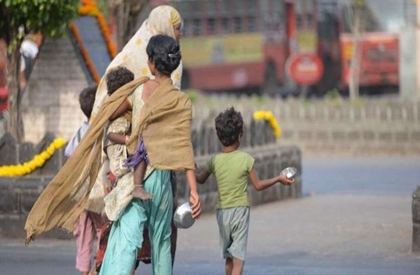 Beggar Free Indore: इंदौर बन रहा भिक्षुक मुक्त, इस अभियान से भिखारियों में मची हड़कंप, अब भीख देना बंद !