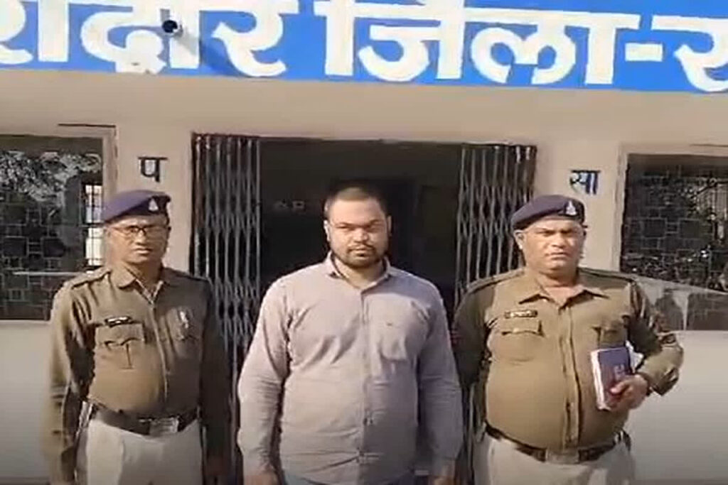 Thug arrested in Sakti / Image Credit : IBC24